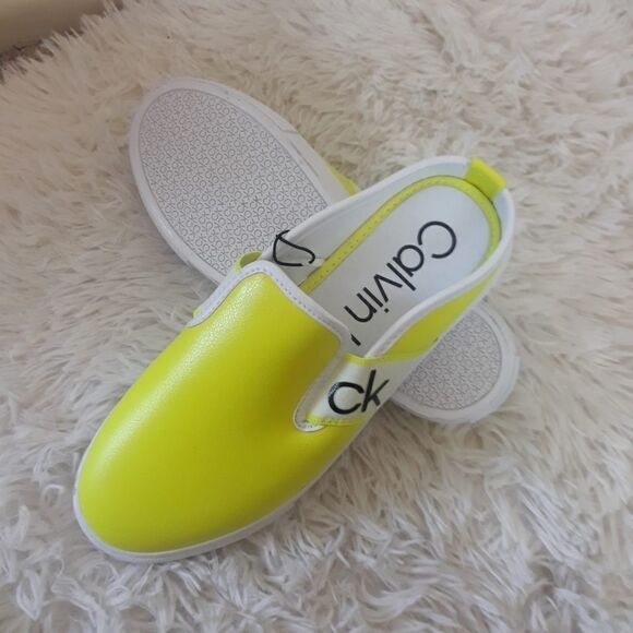 Calvin Klein slip ons - Picture 1 of 3